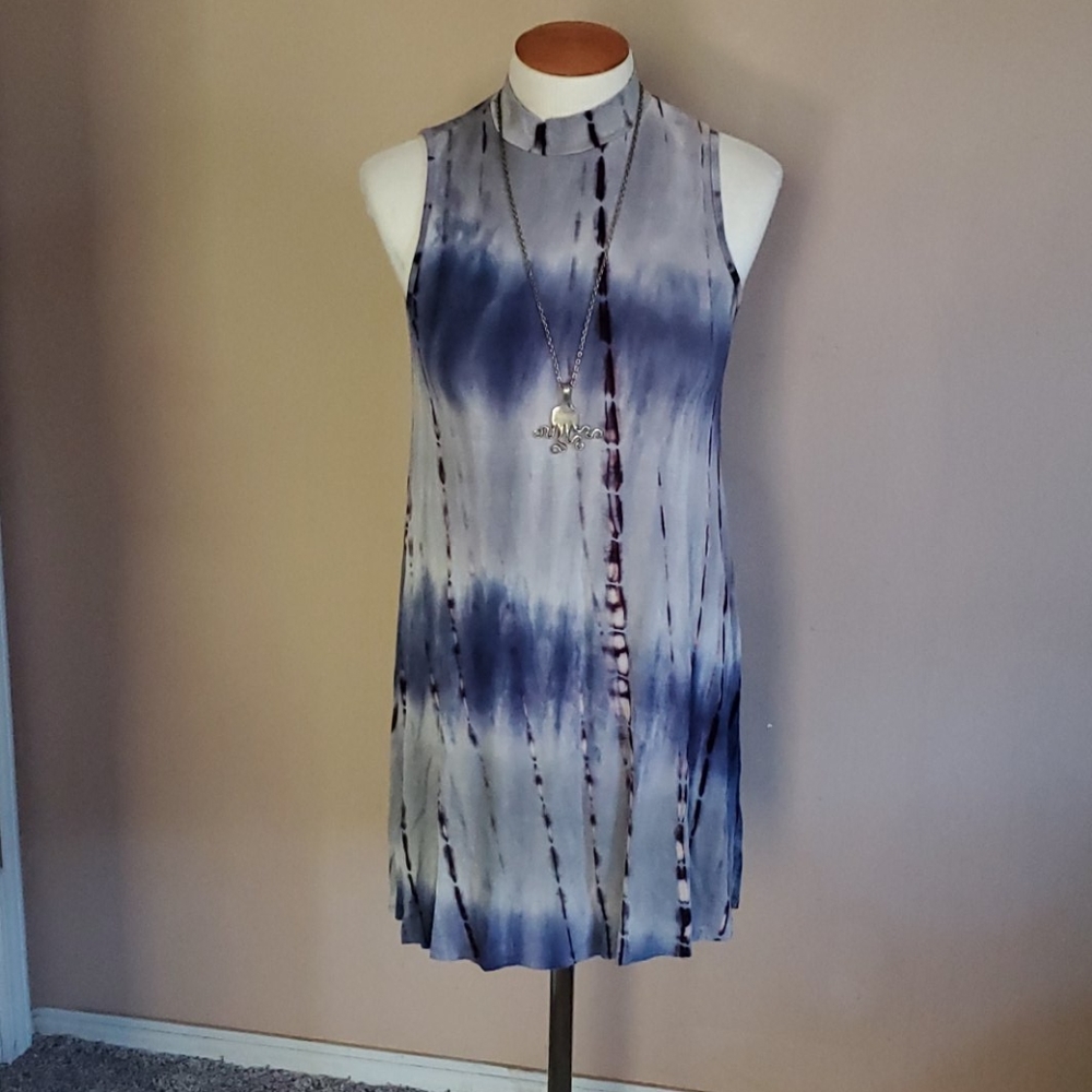Tre's Bein tye dye gray & blue dress size small